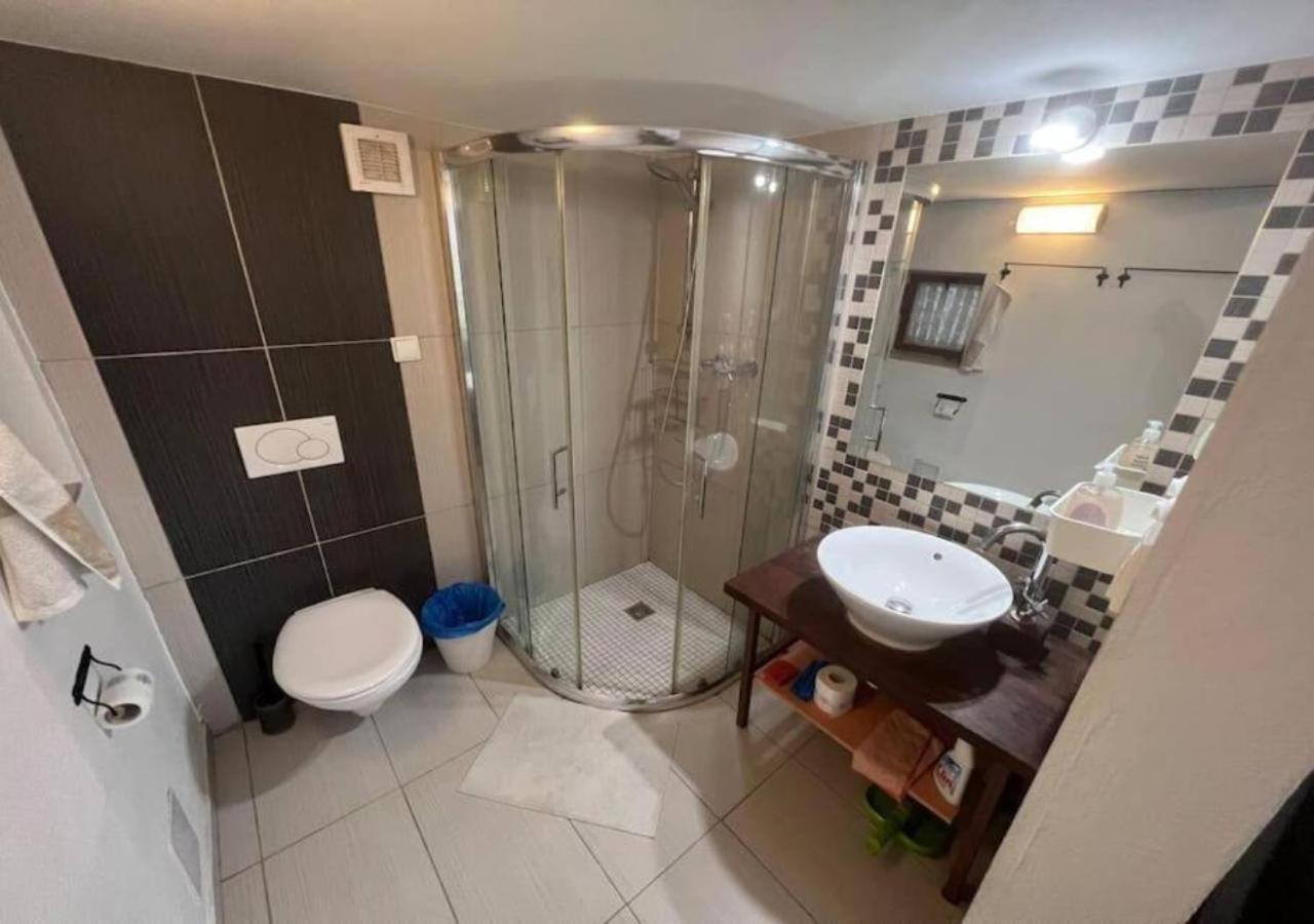 Netradicny Apartman V Centre براتسيلافا المظهر الخارجي الصورة