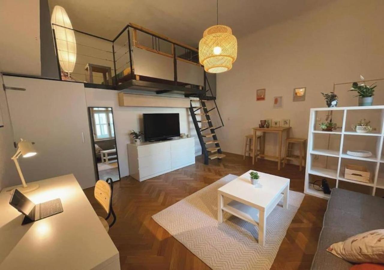 Netradicny Apartman V Centre براتسيلافا المظهر الخارجي الصورة
